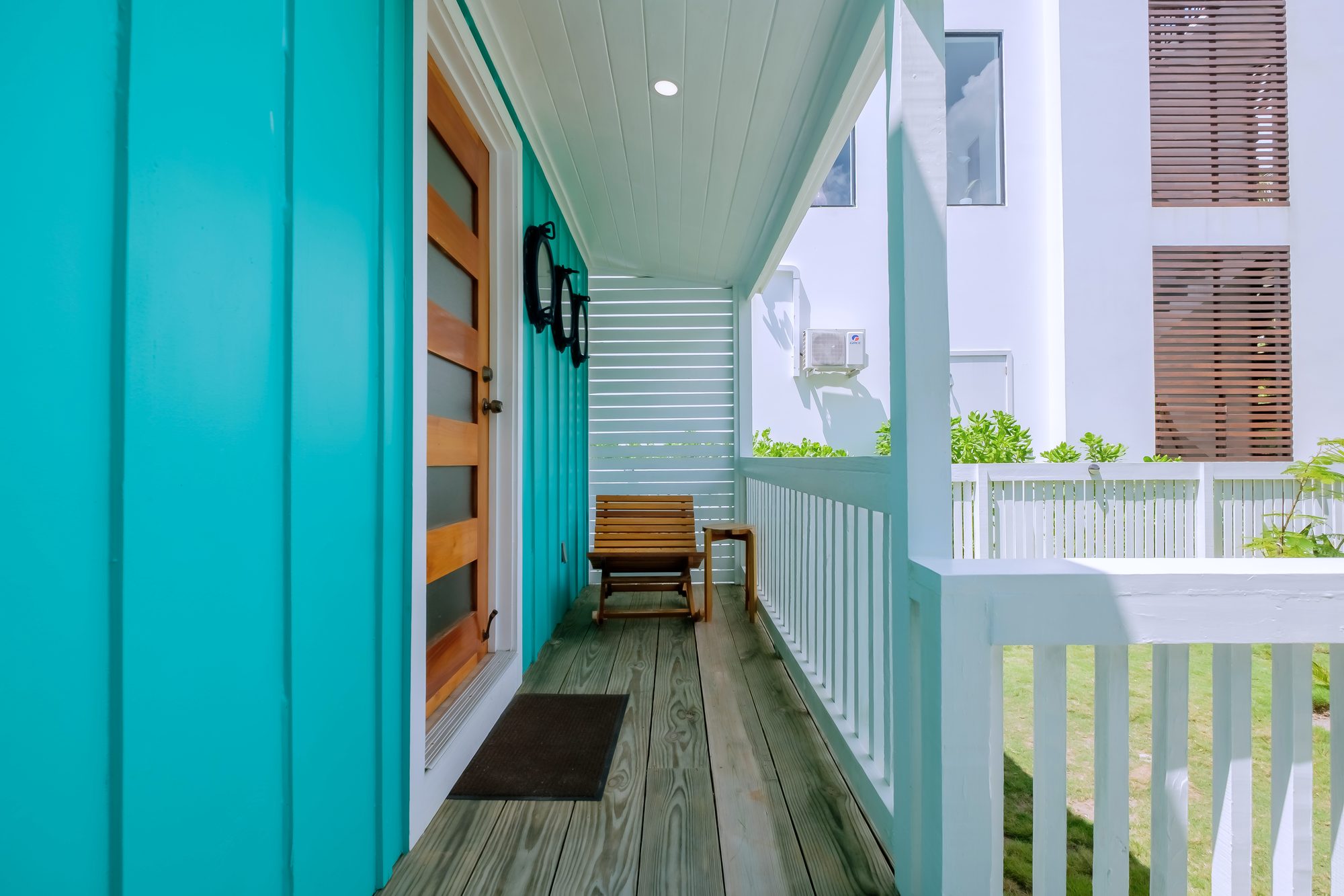 Backpatio Left Of Entrance